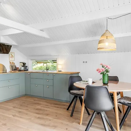 2 Bedroom Beautiful In Semesterbostad